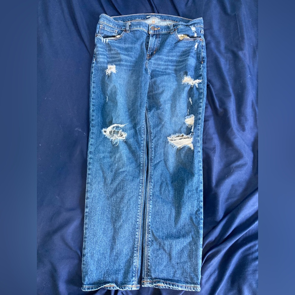 Old navy size 8 boy friend mid rise distressed jeans